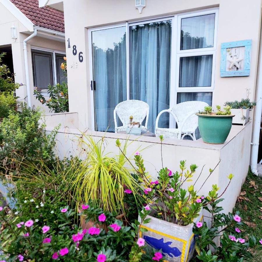 The Coelacanth Guest House And Beach Thyme Self Catering Kiddʼs Beach Екстериор снимка