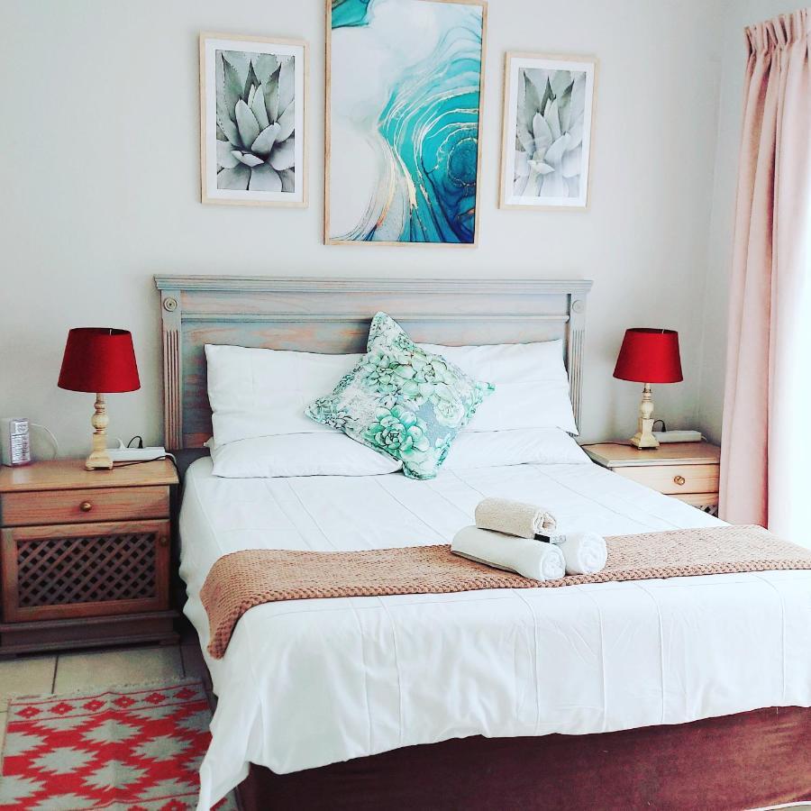 The Coelacanth Guest House And Beach Thyme Self Catering Kiddʼs Beach Екстериор снимка