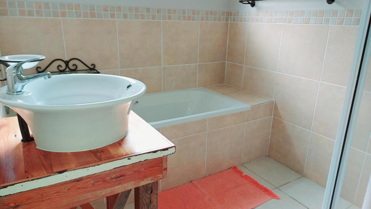 The Coelacanth Guest House And Beach Thyme Self Catering Kiddʼs Beach Екстериор снимка