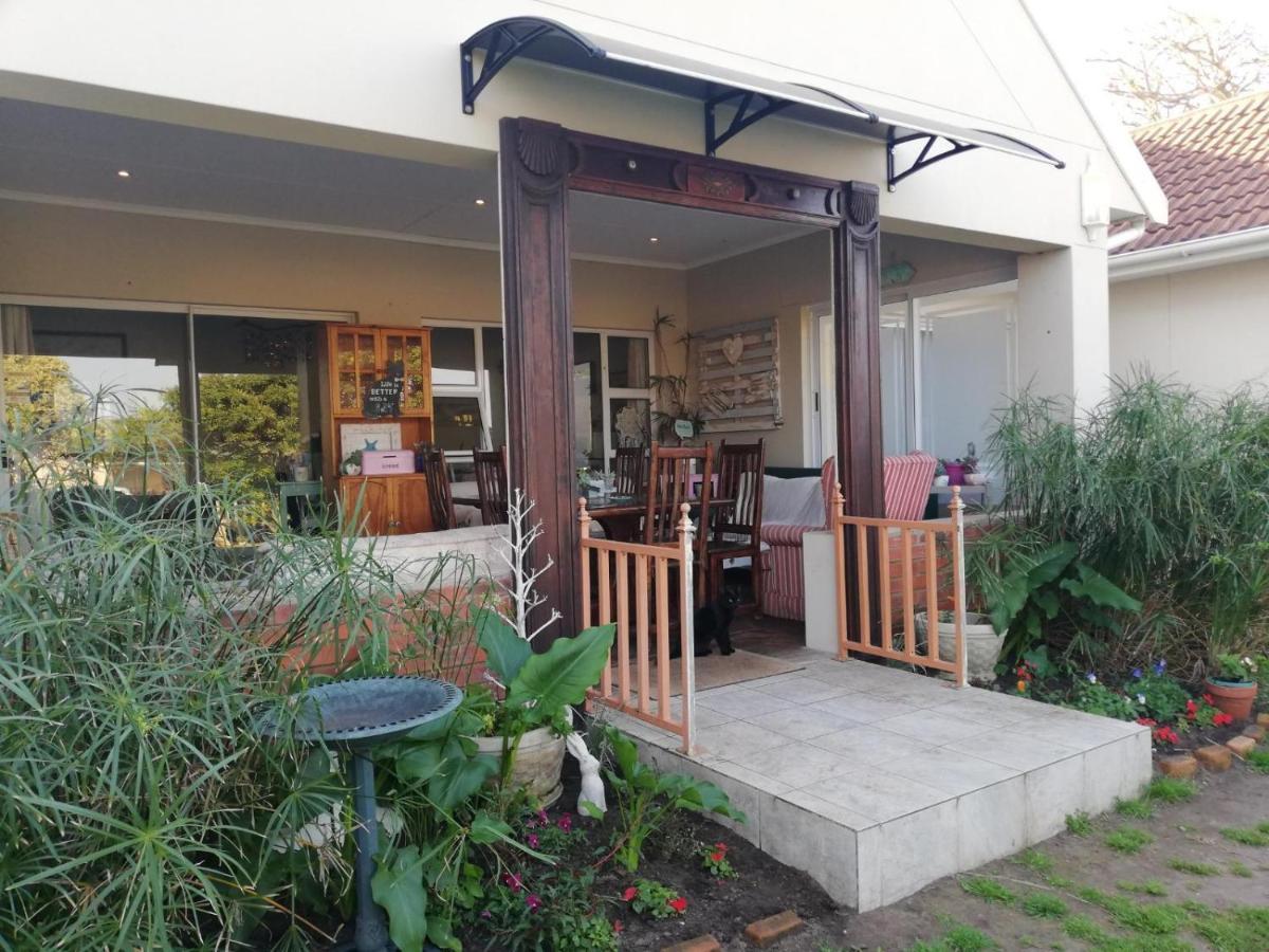 The Coelacanth Guest House And Beach Thyme Self Catering Kiddʼs Beach Екстериор снимка