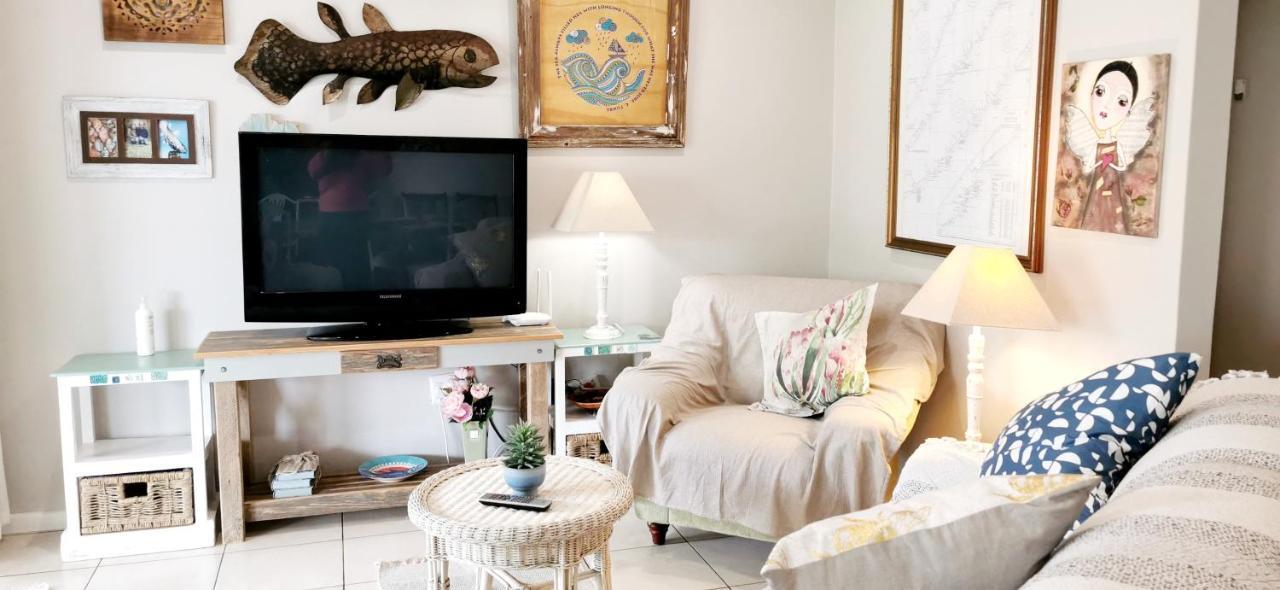 The Coelacanth Guest House And Beach Thyme Self Catering Kiddʼs Beach Екстериор снимка