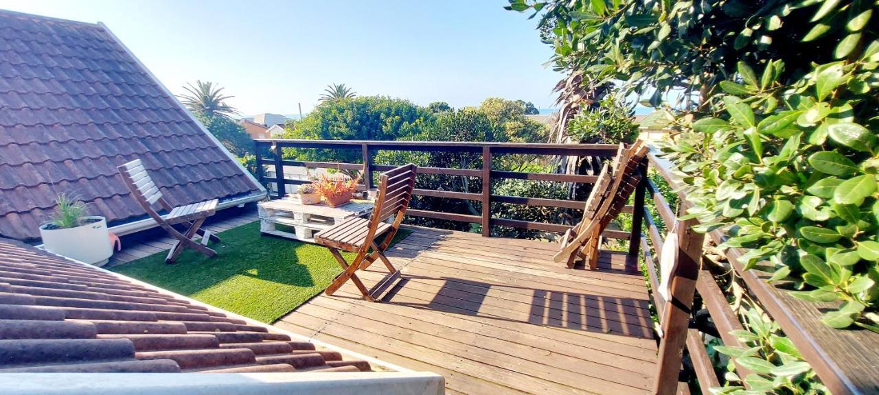 The Coelacanth Guest House And Beach Thyme Self Catering Kiddʼs Beach Екстериор снимка
