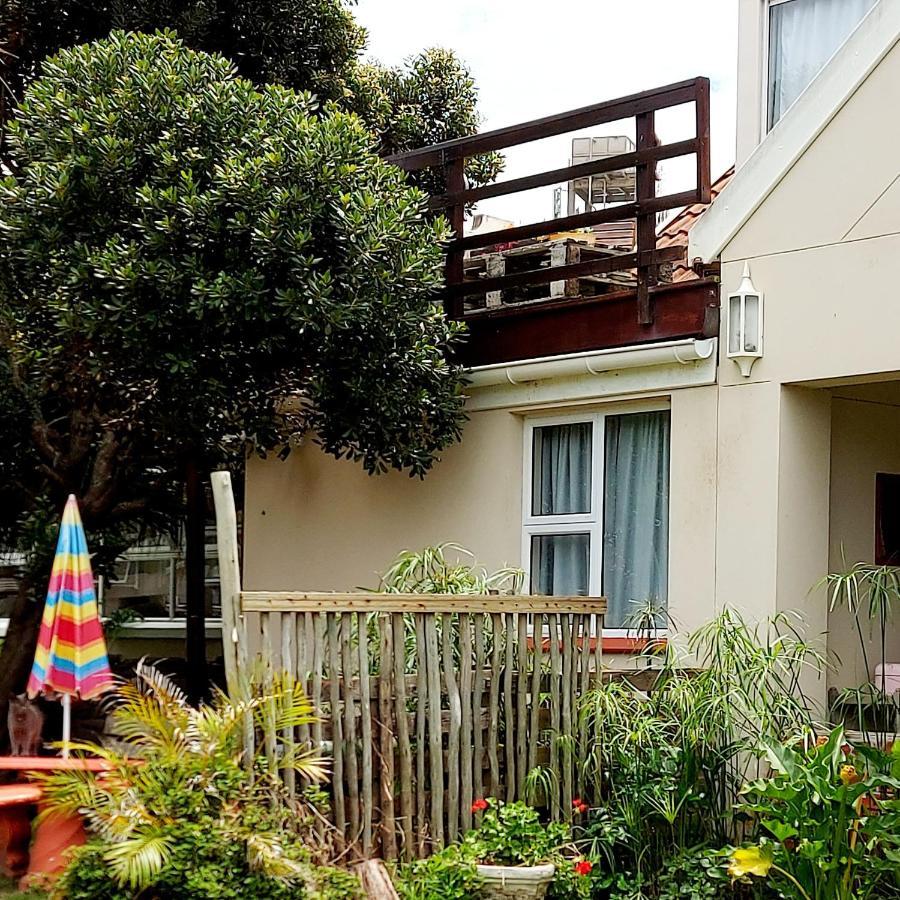 The Coelacanth Guest House And Beach Thyme Self Catering Kiddʼs Beach Екстериор снимка