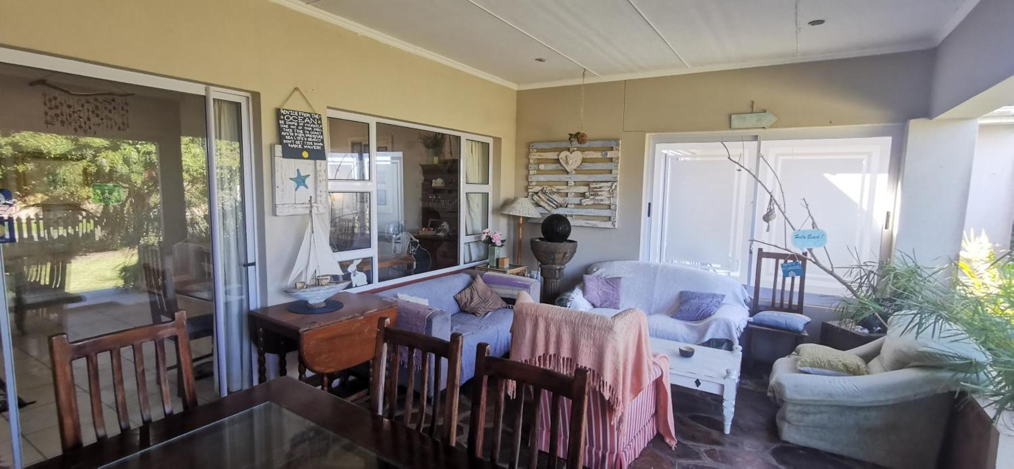 The Coelacanth Guest House And Beach Thyme Self Catering Kiddʼs Beach Екстериор снимка