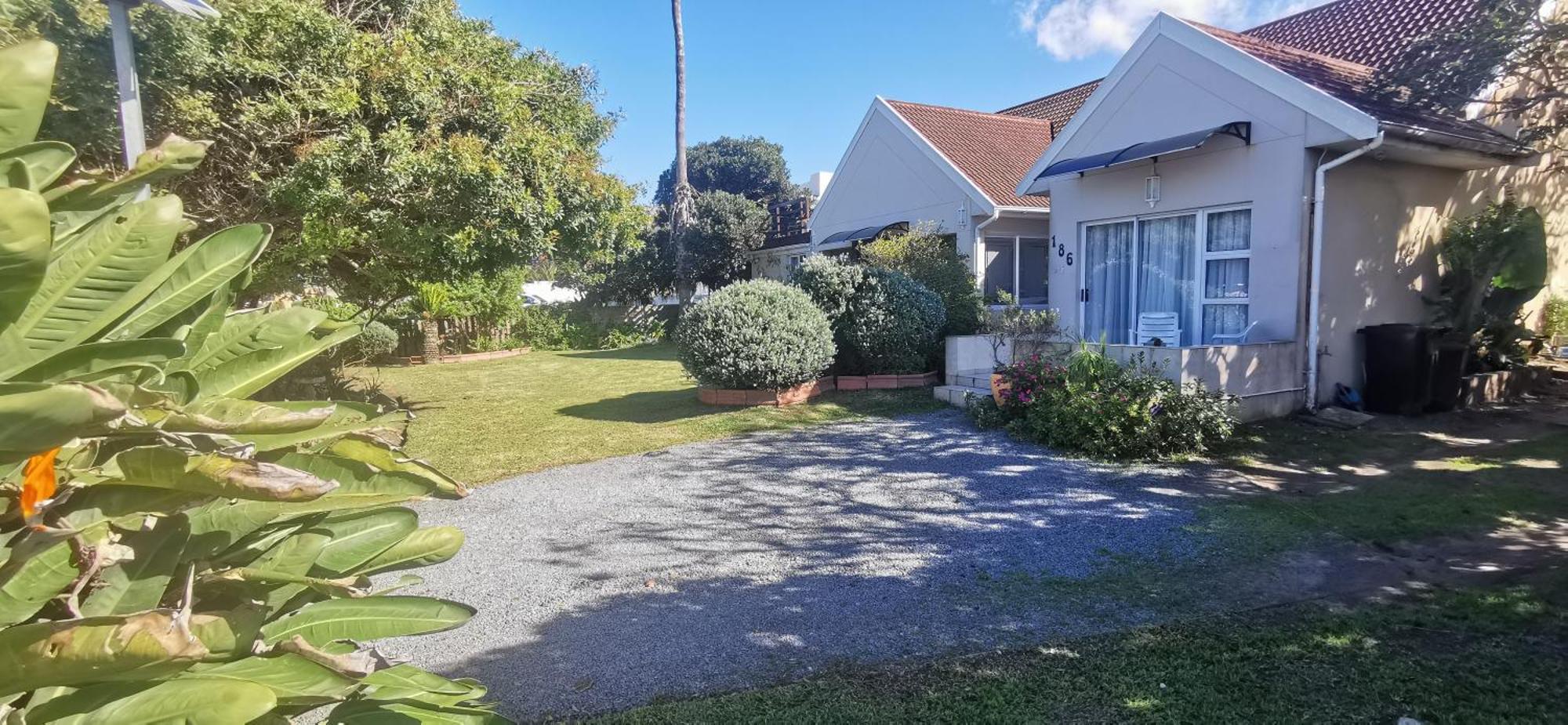 The Coelacanth Guest House And Beach Thyme Self Catering Kiddʼs Beach Екстериор снимка