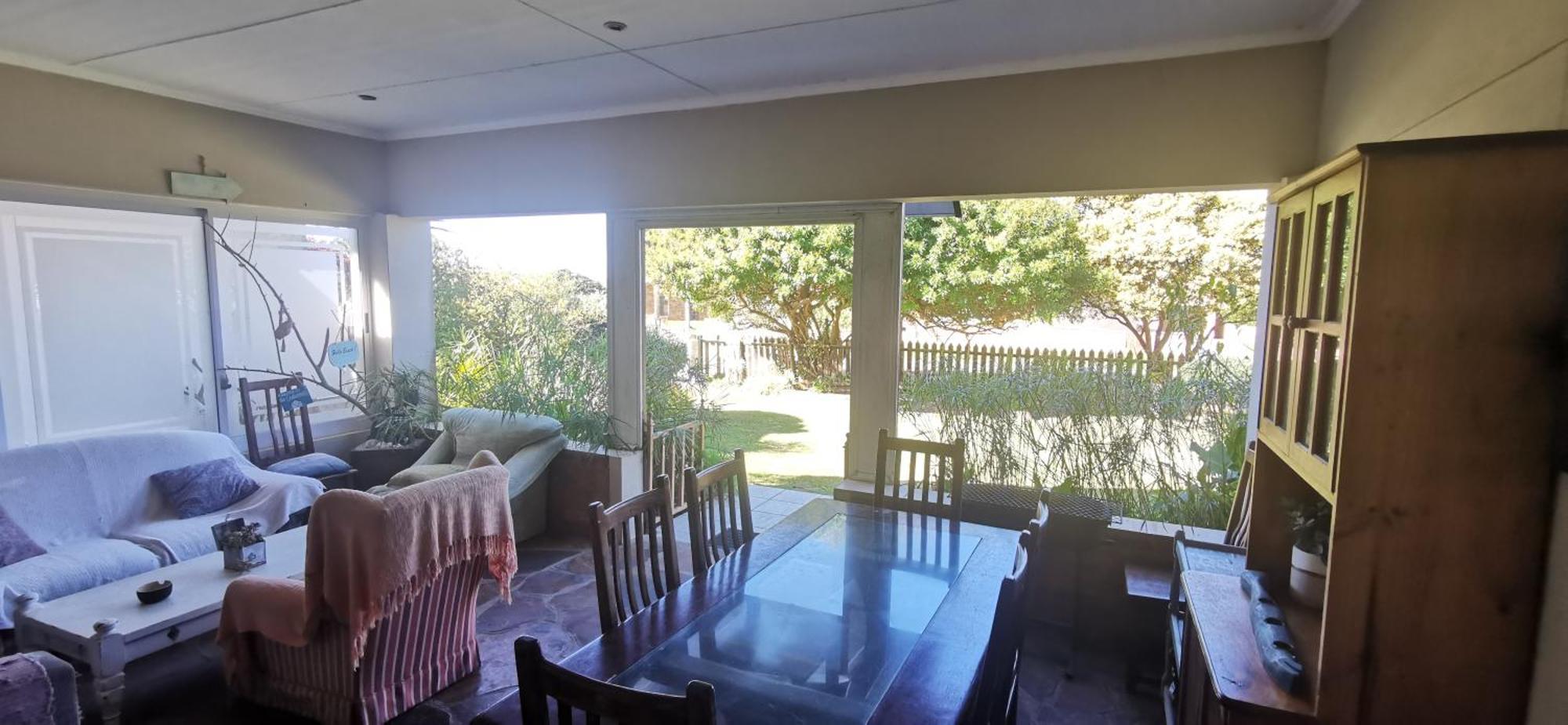 The Coelacanth Guest House And Beach Thyme Self Catering Kiddʼs Beach Екстериор снимка