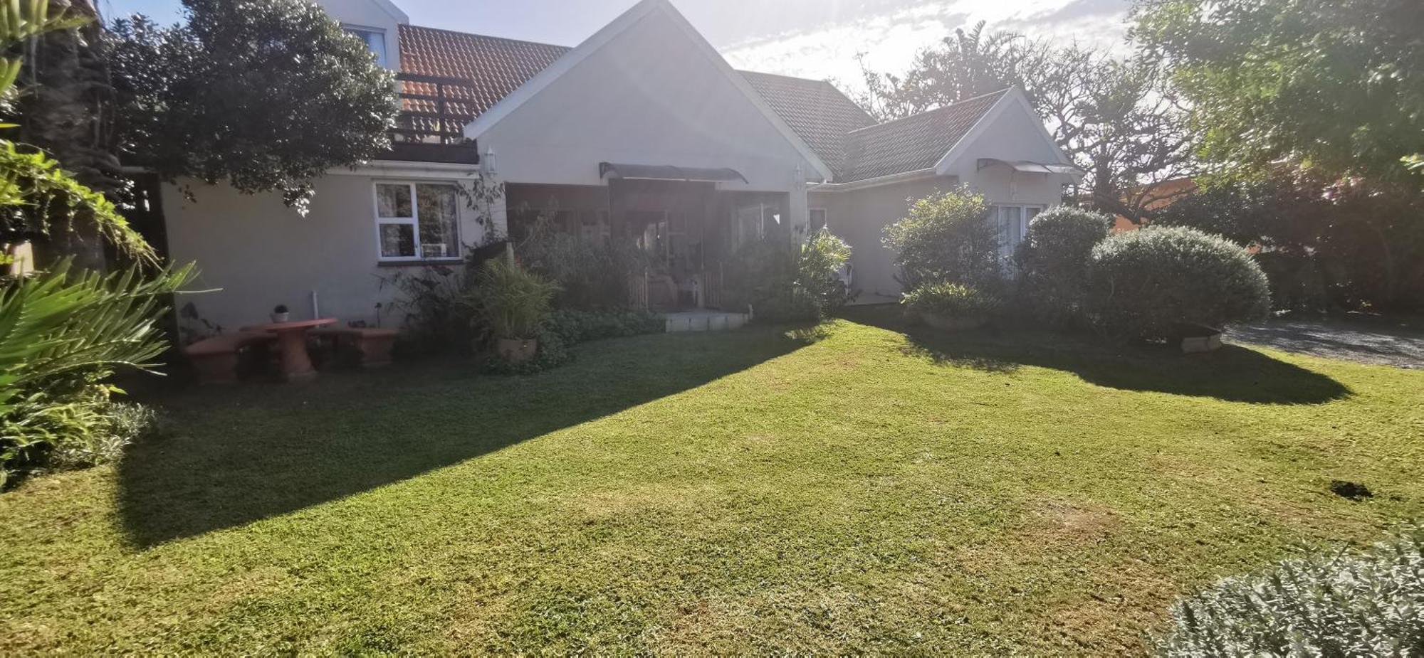 The Coelacanth Guest House And Beach Thyme Self Catering Kiddʼs Beach Екстериор снимка