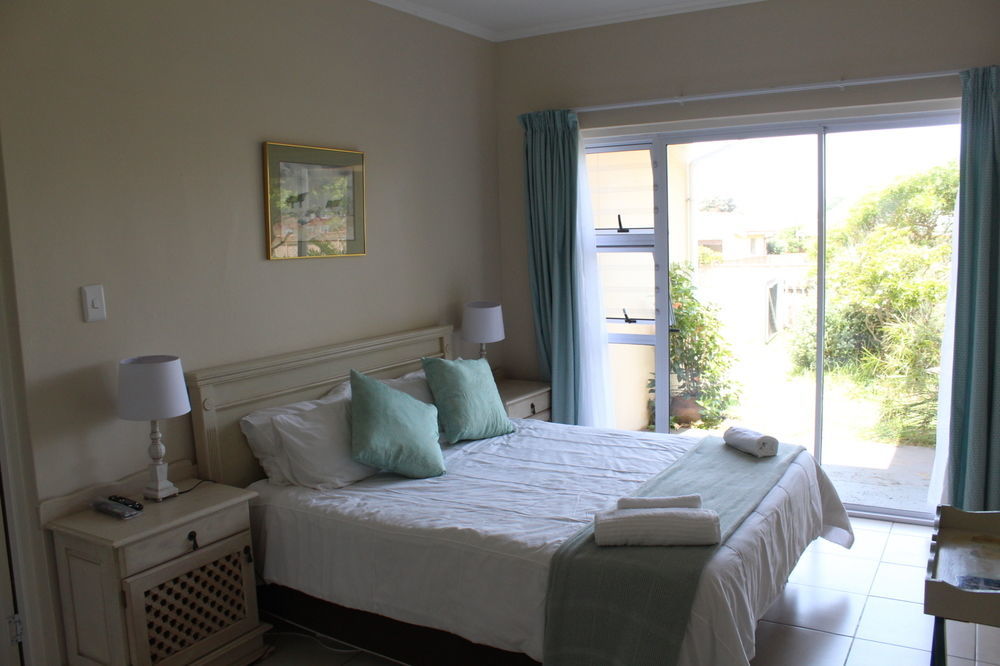 The Coelacanth Guest House And Beach Thyme Self Catering Kiddʼs Beach Екстериор снимка