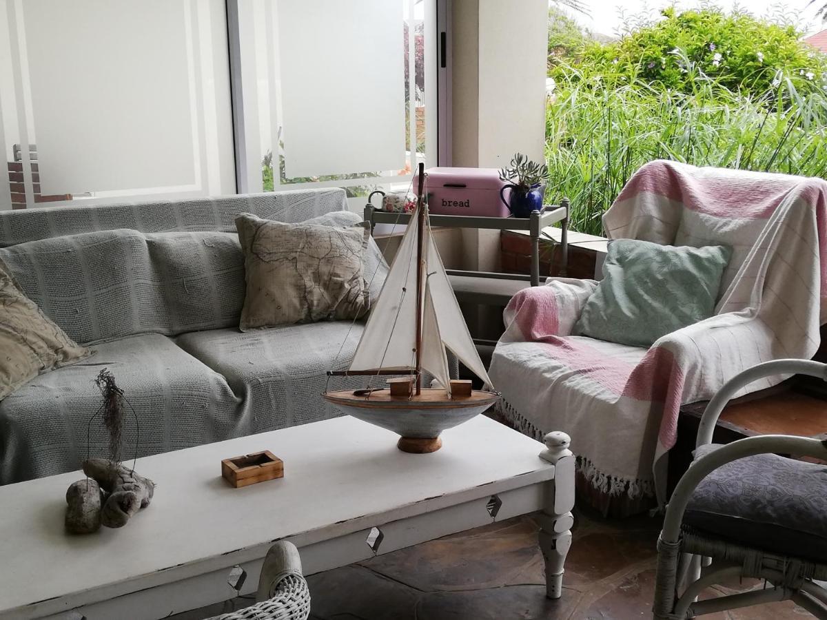 The Coelacanth Guest House And Beach Thyme Self Catering Kiddʼs Beach Екстериор снимка
